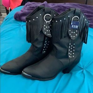Black leather cowboy boots